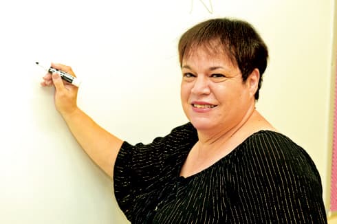 אורה אלבז