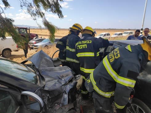 לוחמי האש פעלו לחילוץ הלכודה, זירת התאונה