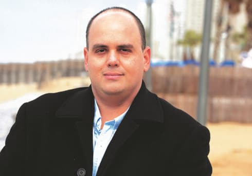 צביקה ברוט