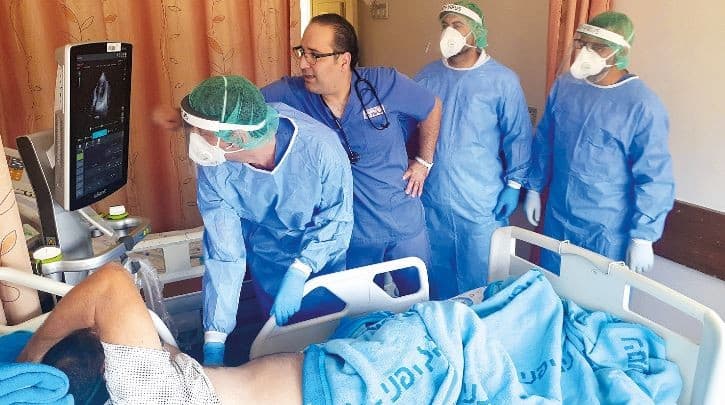 ד"ר מוחיסן בפעולה. "היא גידלה אותנו לבד"