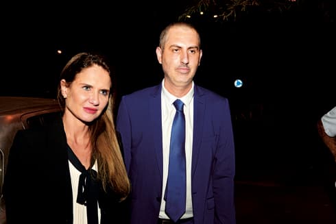 עורכי הדין סוזי עוז סיני ארניה וערן זמיר. ליוו את המתלוננות 
