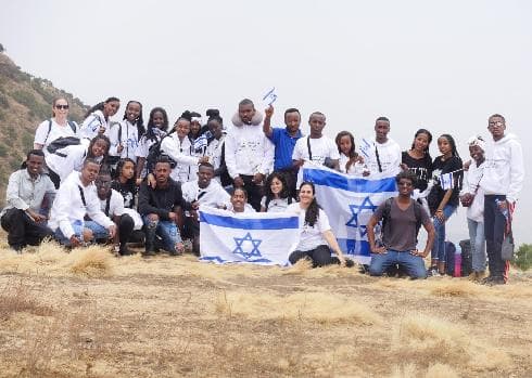 צילום מהתערוכה החדשה בבניין העירייה
