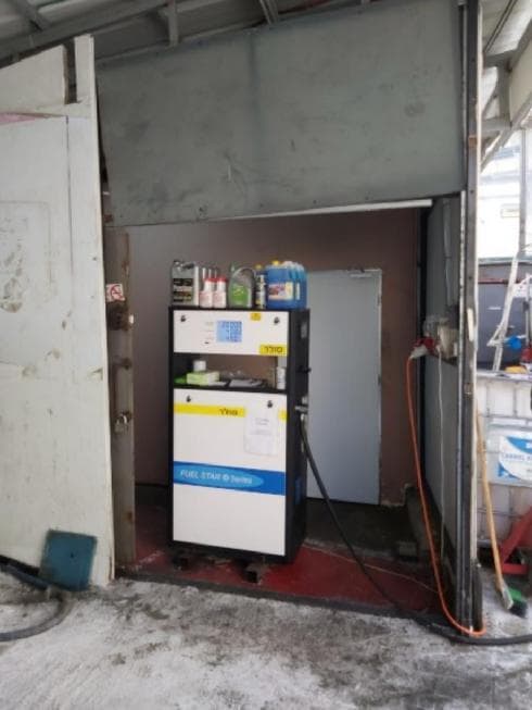 תחנת הדלק הפיראטית בשכונת רוממה