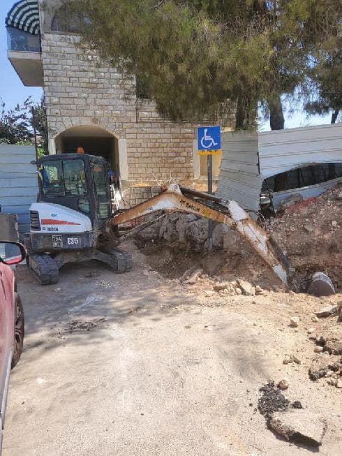 העבודות בכניסה לגילה