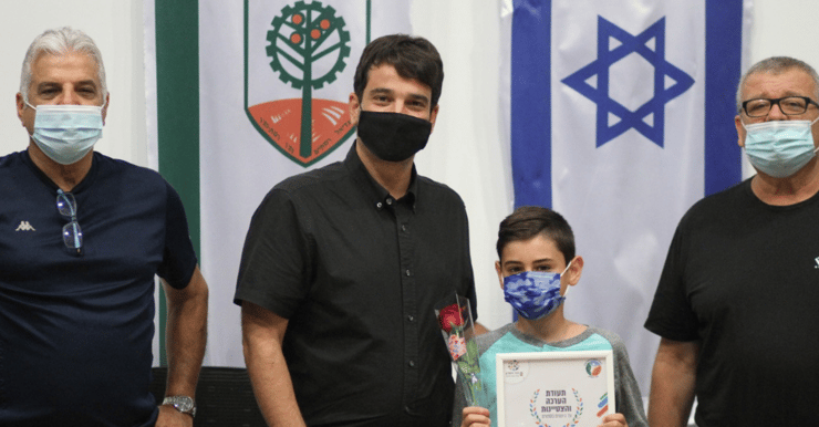 קיבלו מלגות ותעודות הצטיינות