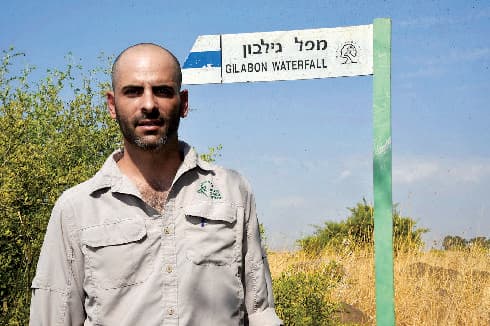 ערימות הזבל נותרו בשטח