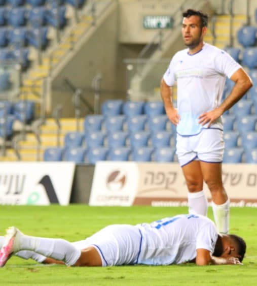 על הפנים. בן סיטלקול ומתן גושה מהפועל פ"ת על הפנים. בן סיטלקול ומתן גושה מהפועל פ"ת