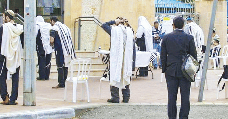 מתפללים