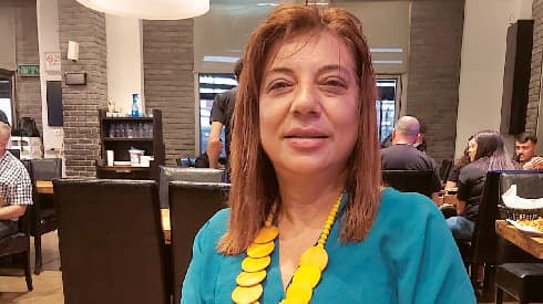 ליהיא אברהם. "רואה אותם כהוריי"