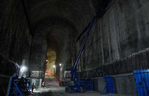 מנהרות שז"ר. הפרויקט שבסיומו מערך הכבישים והחניונים בכניסה לירושלים ייראה כמו עיר ענקית בבטן האדמה (צילום: רפי קוץ) מנהרות שז"ר. הפרויקט שבסיומו מערך הכבישים והחניונים בכניסה לירושלים ייראה כמו עיר ענקית בבטן האדמה