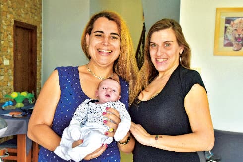 עמית (משמאל), שירלי וגל צוק עמית (משמאל), שירלי וגל צוק