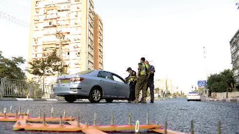 מחסום משטרתי בחולון