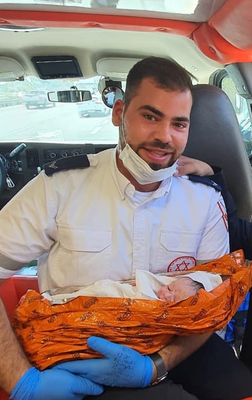 אהרון חיימוב. גילה את קרובת משפחתו