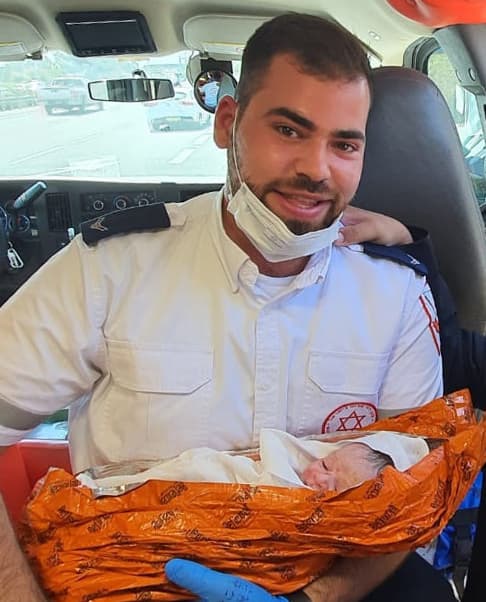 אהרון חיימוב. גילה את קרובת משפחתו
