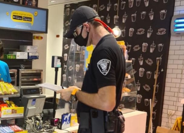 מגבירים צעדים בתקופת קורונה ברחובות (צילום: דוברות עיריית רחובות) מגבירים צעדים בתקופת קורונה ברחובות