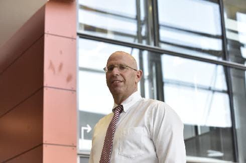 ד"ר זיו רוזנבוים 