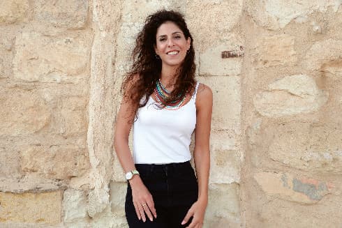 שני אפרתי. "גברים מפרגנים לנשים חזקות"