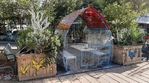 הקפסולה במתחם התחנה