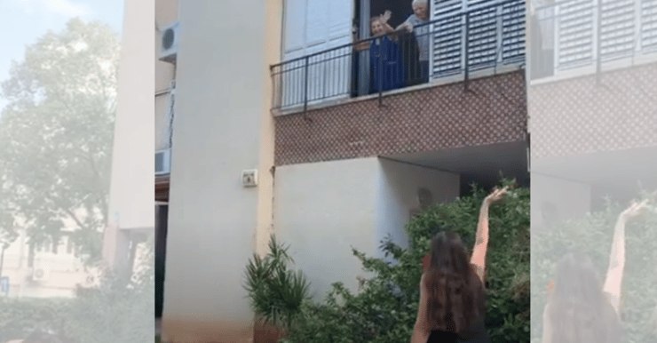 דבורה אפשטיין ונכדתה