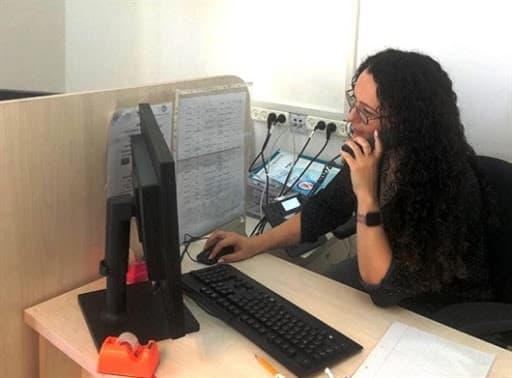 טלפנית במוקד העירוני