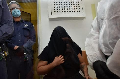 החשוד ברצח בדיון בהארכת מעצרו, היום (צילום: נחום סגל) החשוד ברצח בקרית חיים