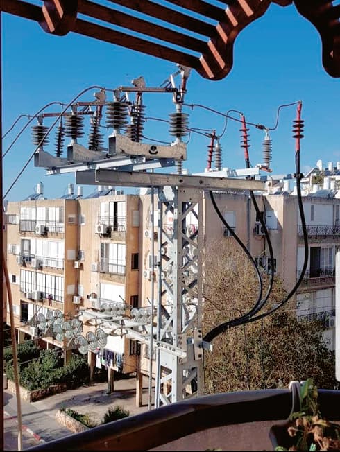 עמוד החשמל