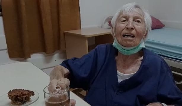 מרים גוטמן לאחר שחרורה (צילום: דוברות המרכז הרפואי קפלן) מרים גוטמן לאחר שחרורה