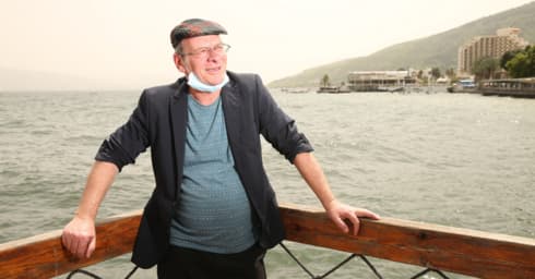 חצב על שפת הכנרת. זכרונות מחוף הים התיכון