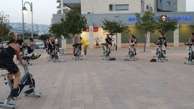 מתאמנים במרחב הפתוח