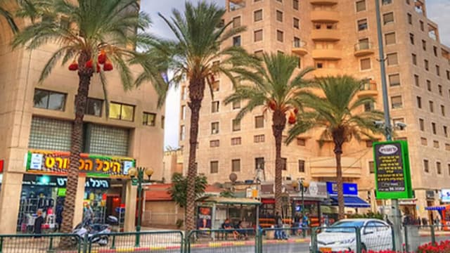 מסייעים לעסקים ברחוב אחוזה