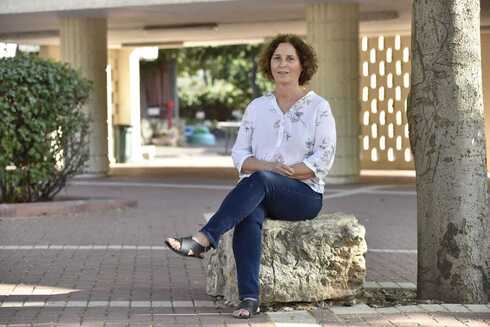גדרון. "יחסר לי הקשר עם התלמידים" (צילום: שרון צור) תמר גדרון. "יחסר לי הקשר עם התלמידים"