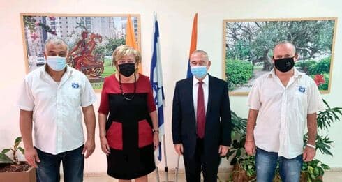 פיירברג־איכר ודלל בפגישה עם מנהלי "שי לי"