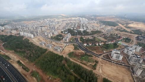 חריש. הקמת מבני ציבור