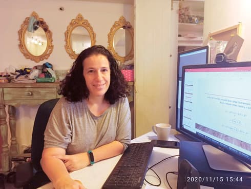 הלר. "משתמשת בהומור כשאפשר"