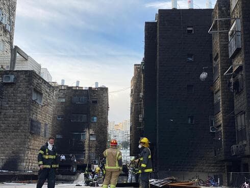 זירת השריפה ברחוב סורוצקין ברוממה