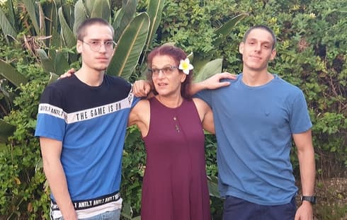 משפחת בן בסה בימים שמחים (צילום: באדיבות המשפחה) משפחת בן בסה בימים שמחים