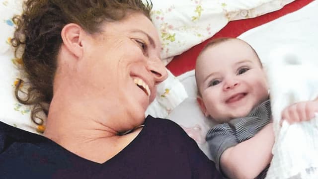 עמית גיל ז"ל עם בתה אורי. "היא ידעה שהיא חייבת להיות חזקה בשבילה"