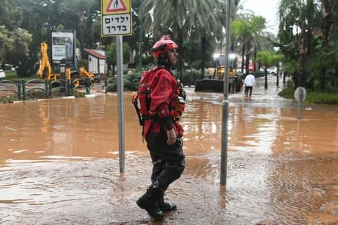 כמויות גשמים גדולות (צילום: יאיר שגיא) כמויות גשמים גדולות