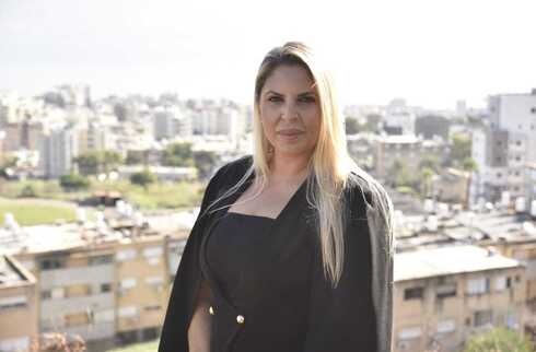 עו"ד אילוז. "אני קוראת לאריה דרעי להוציא את העיר לבחירות" (צילום: שרון צור) עו"ד שני אילוז