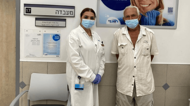 סבטלנה סעדייב, עובדת המעבדה במכבי והמטופל שהגיע לומר תודה