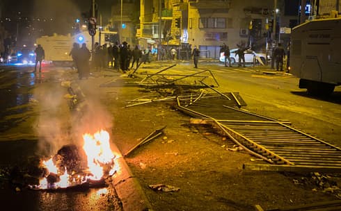 רחוב בר אילן לאחר אחת מההפגנות (צילום: לירן תמרי) המהומות ברחוב בר אילן