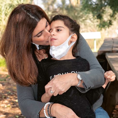 הלל עם אמא שלה (צילום: ענת חרמוני) הלל עם אמא שלה