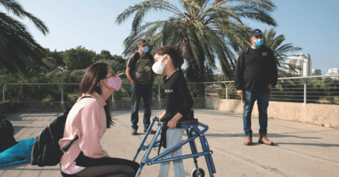 הלל עם המדריכה שלה הלל עם המדריכה שלה