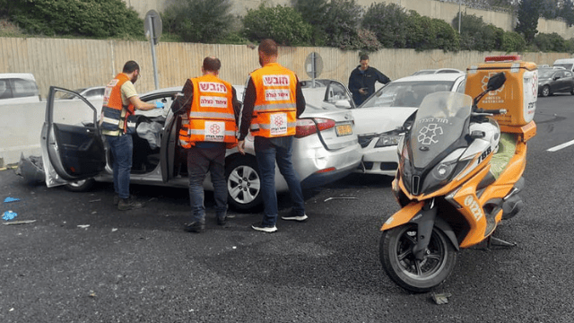 תאונת דרכים בסמוך למגרשי הטניס