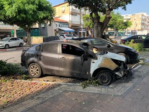 הרכב השרוף ברחוב בלפור