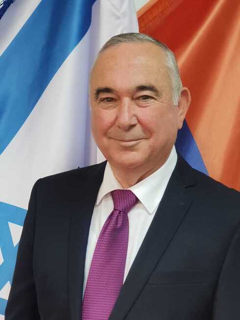 אלי דלל