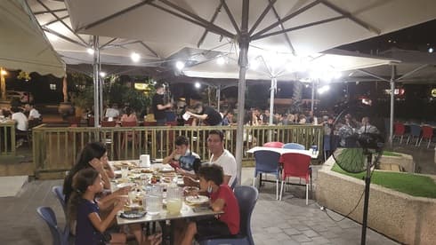המסעדה בימים טובים