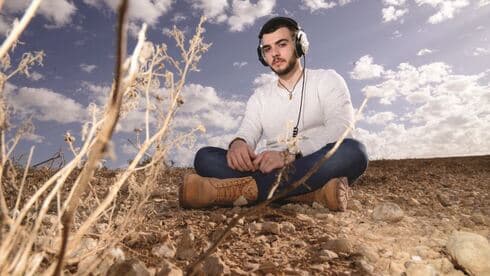 "הרבה יוצרים בארץ הציעו לי שיתופי פעולה אחרי ההחתמה של השיר אצל הארדוול, אבל כרגע אני מתמקד בפרויקטים אחרים"