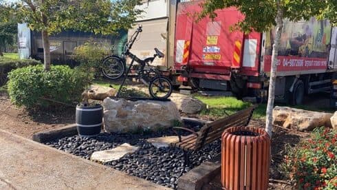 האנדרטה לזכרו של אושר אלקובי ז"ל האנדרטה לזכרו של אושר אלקובי ז"ל