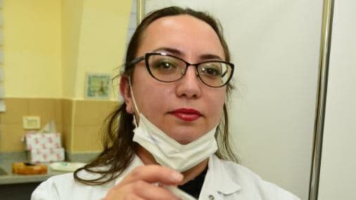 "אופטימית לגבי מיגור המגפה". יוליה דנדקר שפירא